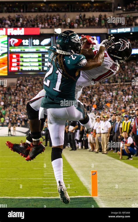 Julio jones eagles hi-res stock photography and images - Alamy