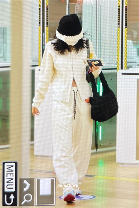 KSG Updates on Twitter RT sensible k 230422 입국 슬기 seulgi