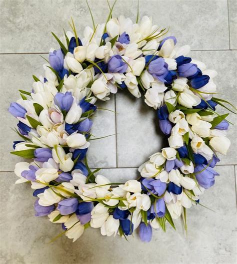 Lively Spring Wreath Designs That Will Refresh Your Porch