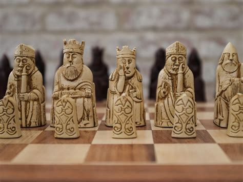 Berkeley Chess Full Size Isle Of Lewis Chess Set Ivory And Red