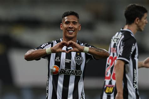 Zaracho finalmente consegue sequência grande de jogos e vira peça chave