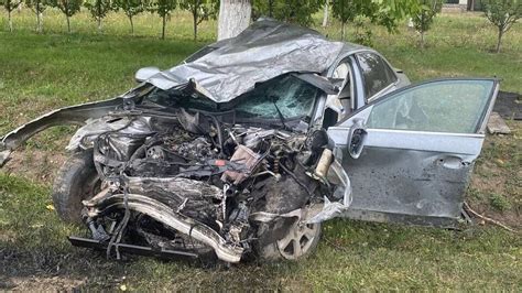 foto Raionul Briceni Un tânăr cu Audi a ieşit pe contrasens şi a