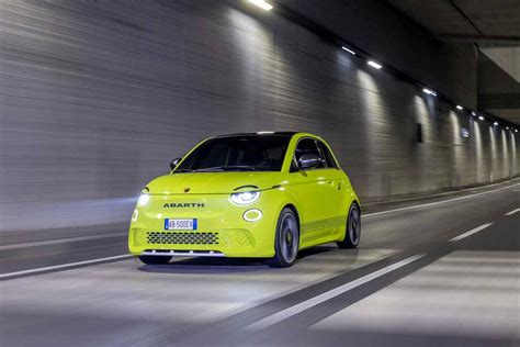 Novità auto elettriche i modelli in uscita a maggio