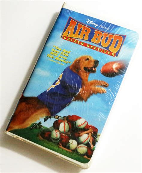 Air Bud Golden Retriever Movie Disney VHS 90 Minutes 15655 Atelier