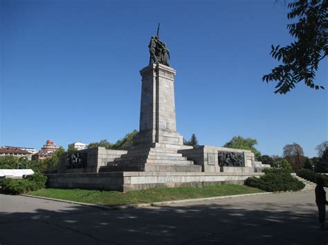 Monumento All Armata Rossa Al Soldato Sovietico Liberatore Dal