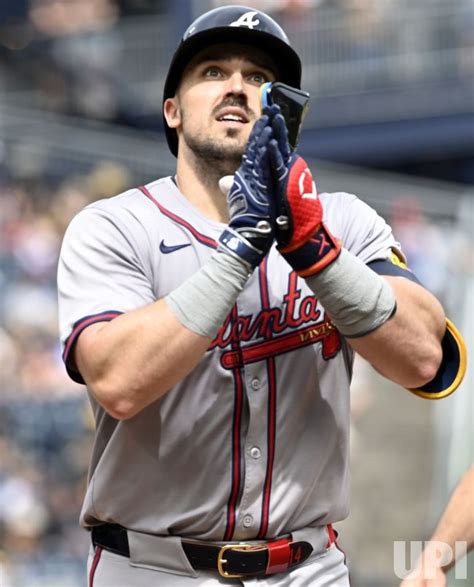 Photo Atlanta Braves Adam Duvall Celebrates Homer Pit2024052622