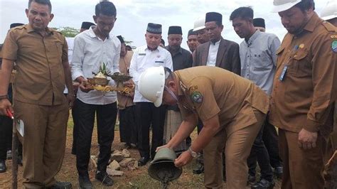 Pj Bupati Abdya Letakkan Batu Pertama Pembangunan Masjid Baitul Syifa