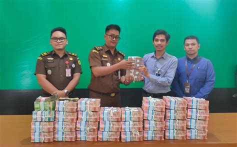 Kejari Ketapang Kembalikan Kerugian Negara Rp 3 Miliar Dari Kasus