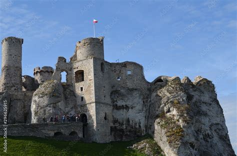 Zamek Ogrodzieniec W Podzamczu Szlak Orlich Gniazd Polska Stock Photo