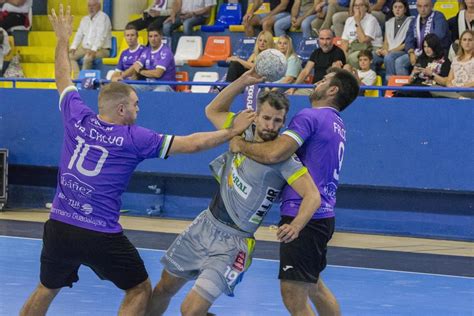 El Balonmano Zamora Enamora incapaz en Guadalajara La opinión de Zamora