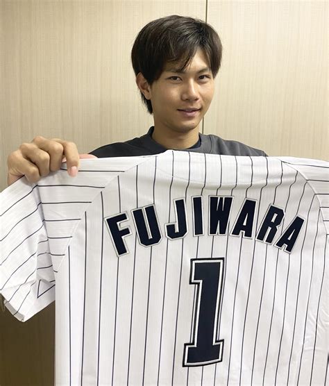 ロッテ藤原恭大、新年に気持ち新た「名を世の中の人に」今季から背番1 プロ野球写真ニュース 日刊スポーツ