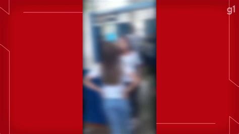 VÍDEO alunas trocam socos e puxões de cabelo dentro de escola de