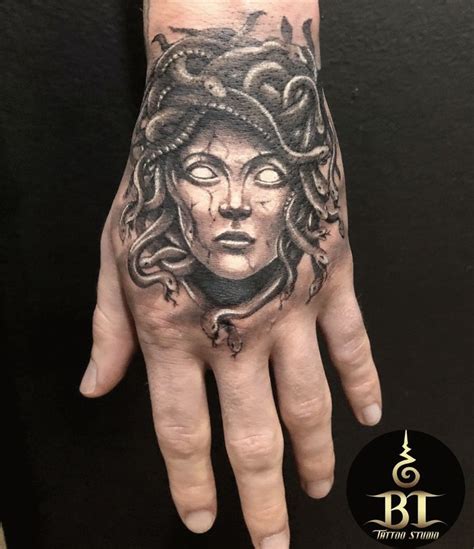 Tatuagem De Medusa Significado E 74 Fotos Para Inspirar Fashion