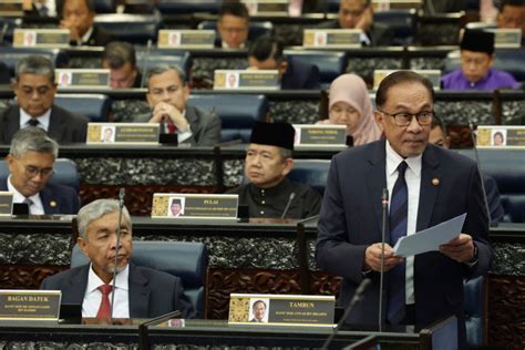 Getaran Semasa PM Anwar Dijangka Bentang Bajet Mini 2023 Di