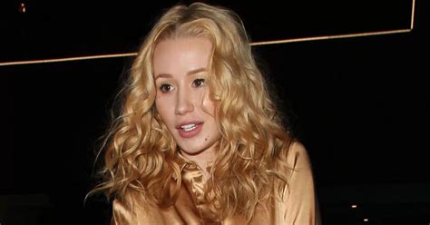 Iggy Azalea Addresses Sex Change Rumour As She Opens Up About Plastic Surgery Mirror Online