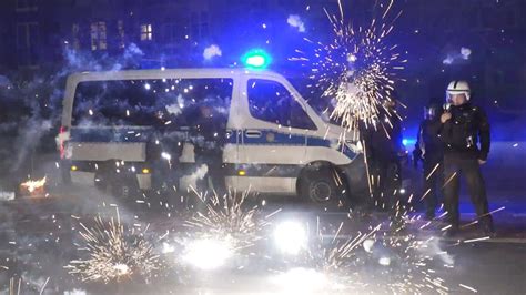 Silvesterkrawalle Polizei Berlin Nennt Offizielle Zahlen Stern De