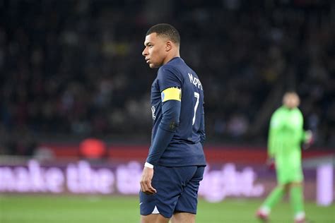 PSG Mbappé s exprime sur son avenir et veut la Ligue des champions