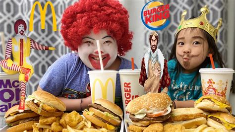 Ronald Mcdonald Vs The Burger King Epic Fight Food Challenge Youtube