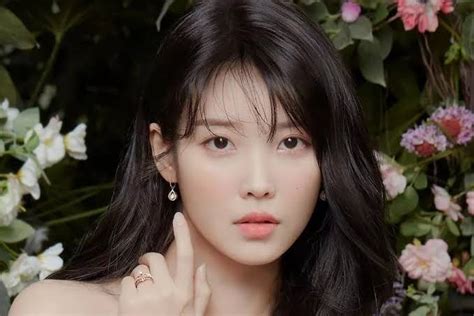 Iu Profile Height Dating Facts And Information Updated Unnielooks