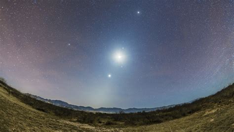 “beso Celestial” Cuándo Y Dónde Ver La Conjunción Entre Venus Júpiter