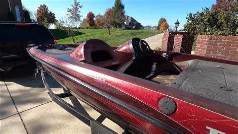 We Got A Bass Boat Restoring A 1998 Ranger Bass Boat Youtube