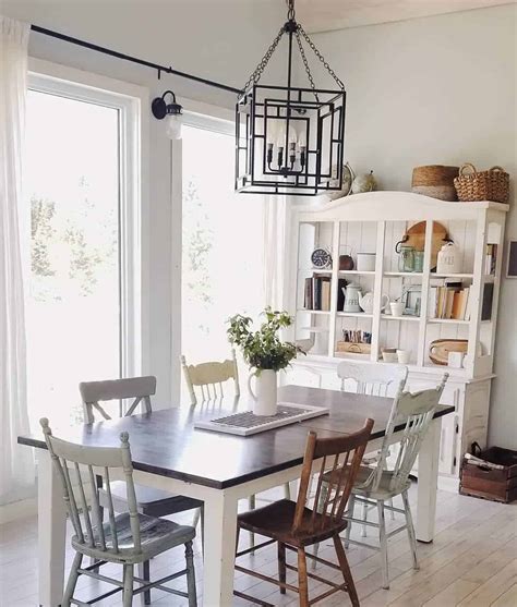 Mismatched Dining Chairs To Add Eccentricity