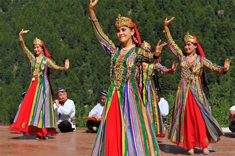 Uzbekistan in 2020 | Central asia, Nomad style, Traditional outfits