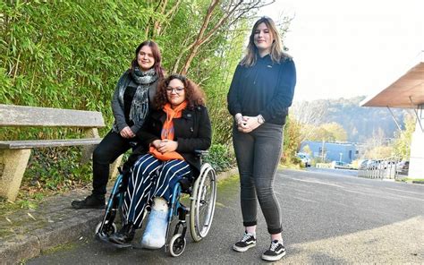 Le lycée de lAulne de Châteaulin collecte des textiles en faveur dAbi