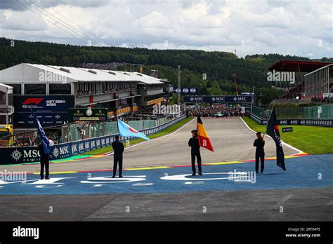 Starting Grid Acrobatic Locan Representation Before The Start Of The