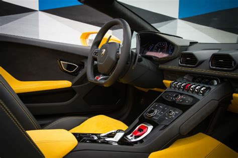 Lamborghini Huracan 2021 Interior