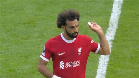 محمد صلاح يخرج غاضبًا بعد استبداله في مباراة ليفربول و تشيلسي فيديو