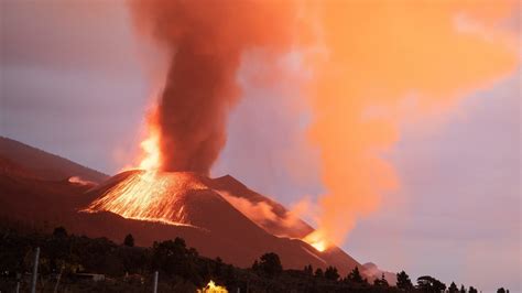 Erupción en La Palma en directo Los científicos tratan de confirmar