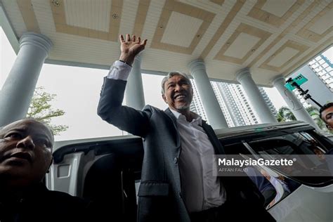 Zahid Dilepas Tanpa Bebas Oleh Mahkamah Tinggi