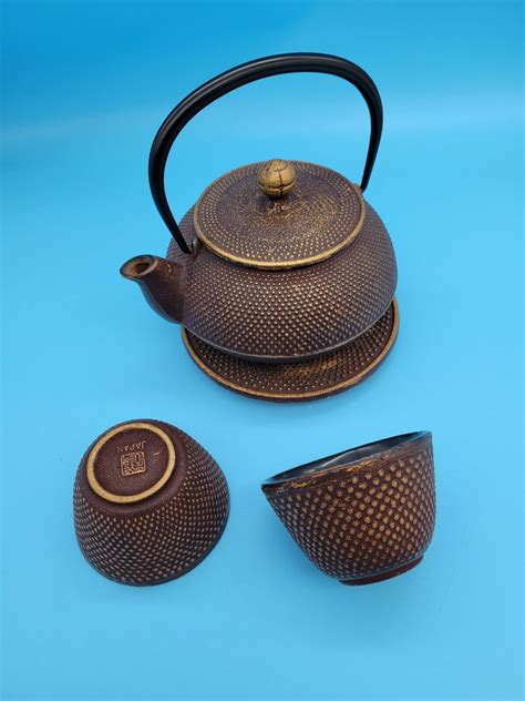 Vintage Iwachu Japanese Cast Iron Tetsubin Teapot Trivet Cups Japan