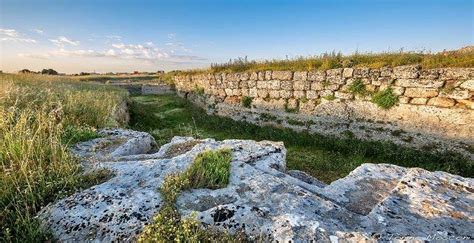 Parco Archeologico Di Manduria Delle Mura Messapiche