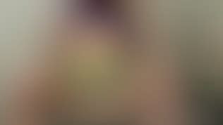 Upskirt Video With 3 Models in Micro Thongs Plus Jeweled Anal Plug Vidéos Porno Gratuites