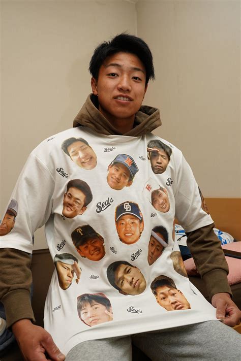 中日ドラ4味谷大誠「1年目から遠慮せずに勝負」特製tシャツ持参し入寮 プロ野球写真ニュース 日刊スポーツ