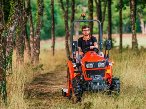 EK1 261 Kubota Lancia Una Nuova Serie Di Trattori Compatti