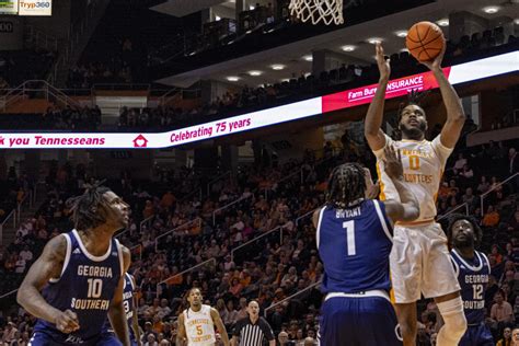 Jonas Aidoo Scores Points No Tennessee Beats Georgia Southern