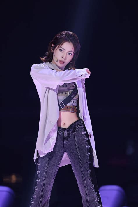 Trước khi mở quán phở ở Thượng Hải Chi Pu đã hot khắp Trung Quốc nhờ gu thời trang