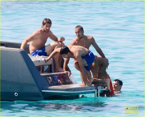 Novak Djokovic Continues His Bachelor Party Beach Vacation Photo 3135159 Novak Djokovic