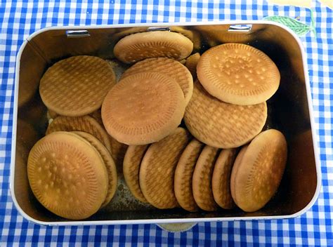 What Are Maria Cookies Or Biscuits And How Are They Used