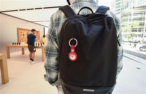 Family Tracked at Disney World Sparks Questions About AirTag Detection