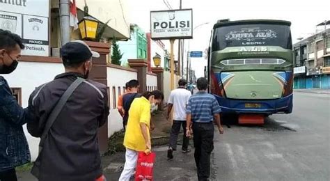 Kreatif Dan Inovatif Polsek Medan Baru Sediakan Mobil Bus Bawa Warga