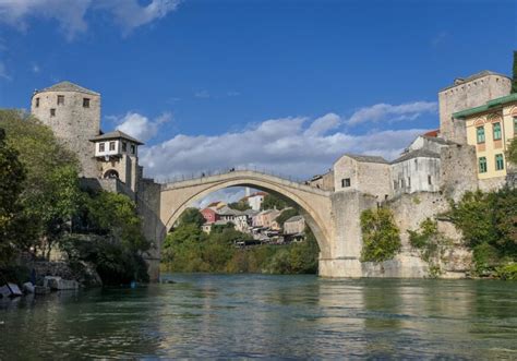 Na današnji dan prije 20 godina obnovljen je Stari most u Mostaru