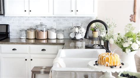 7 DIY Kitchen Backsplash Ideas that Are Easy and Inexpensive | Epicurious