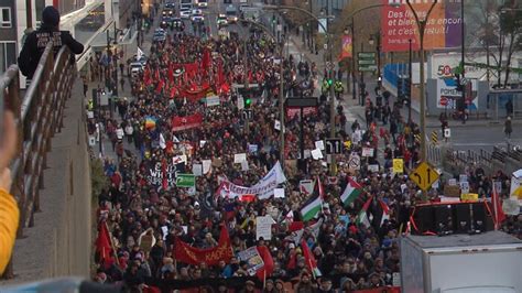 Des Milliers De Manifestants Contre La Haine Et Le Racisme Au Centre