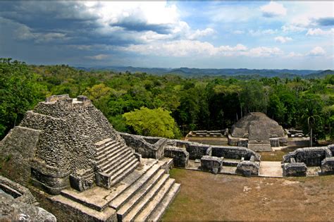 Los Enigmas De La Antigua Civilizaci N Maya