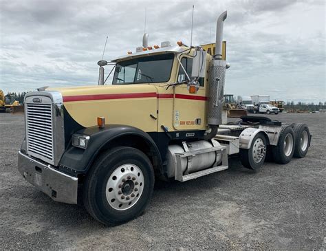 2003 Freightliner Fld Classic This Truck And The Kw Also Flickr