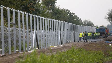 Migrants La Hongrie Ferme Ses Fronti Res Avec La Croatie